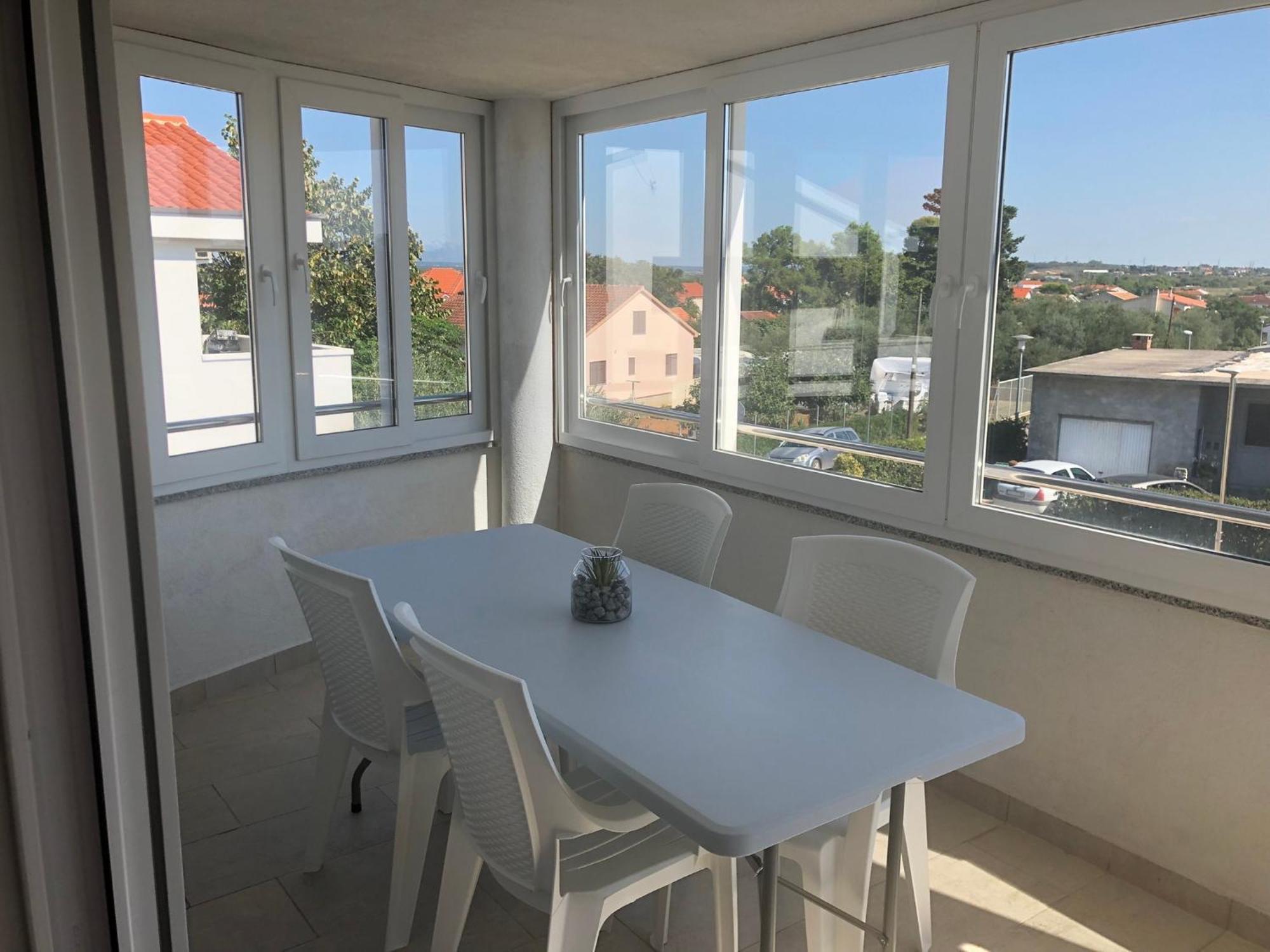 Apartments Nicole Wera Nin Kültér fotó