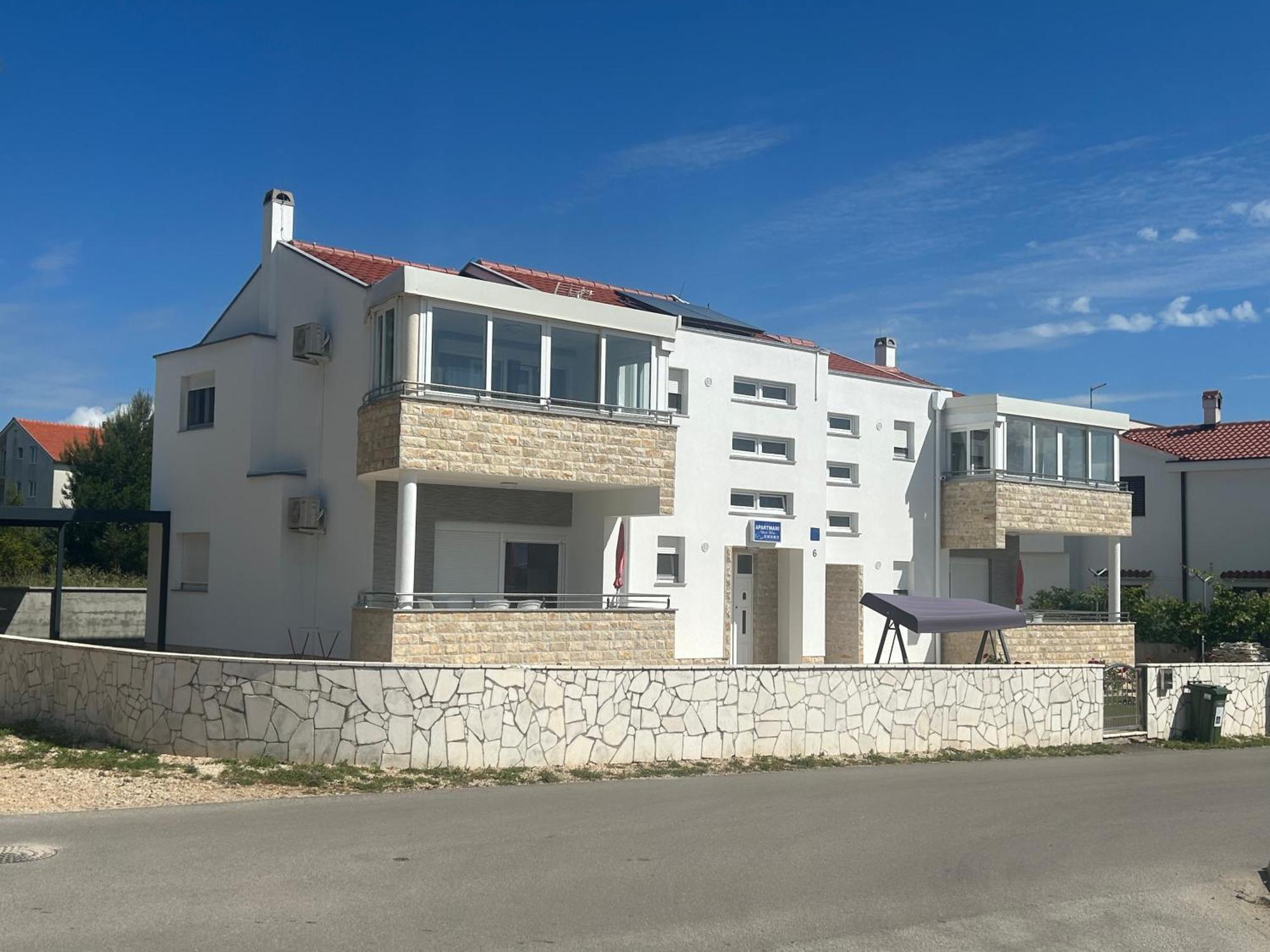 Apartments Nicole Wera Nin Kültér fotó